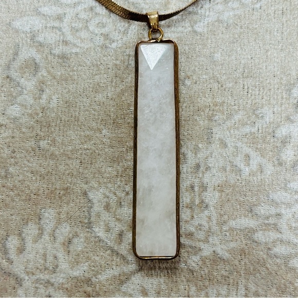 Vintage Herringbone Gold Tone Necklace White Quartz Stone Long Bar Pendant - Picture 5 of 16
